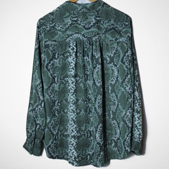 H&M Blouse Womens Size 16 Green Long Sleeve Button Up Snake Animal Print Career - Picture 2 of 6